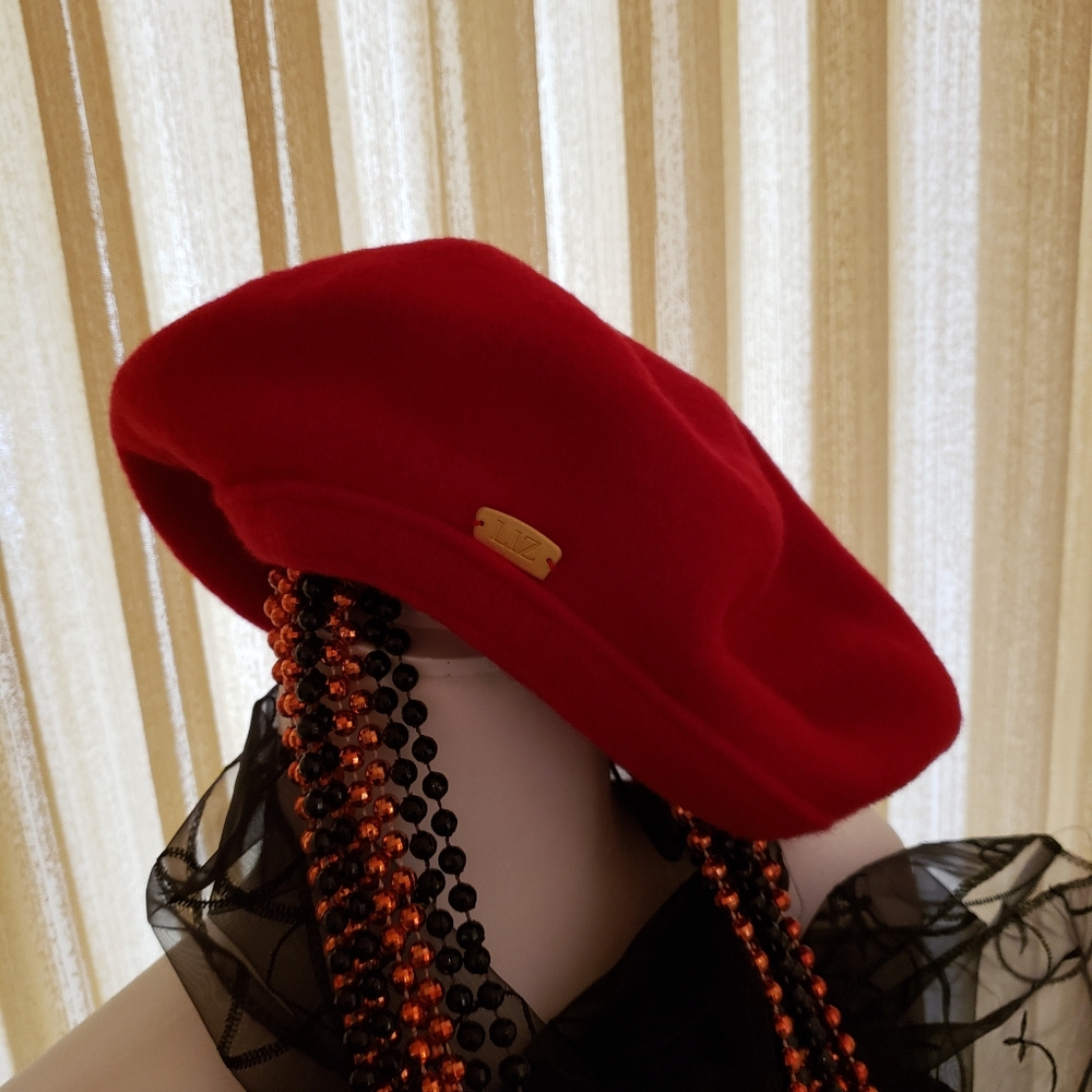 "LIZ CLAIBORNE" RED BERET